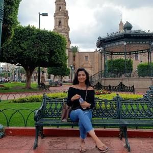 Meet your Posher, Elizabeth